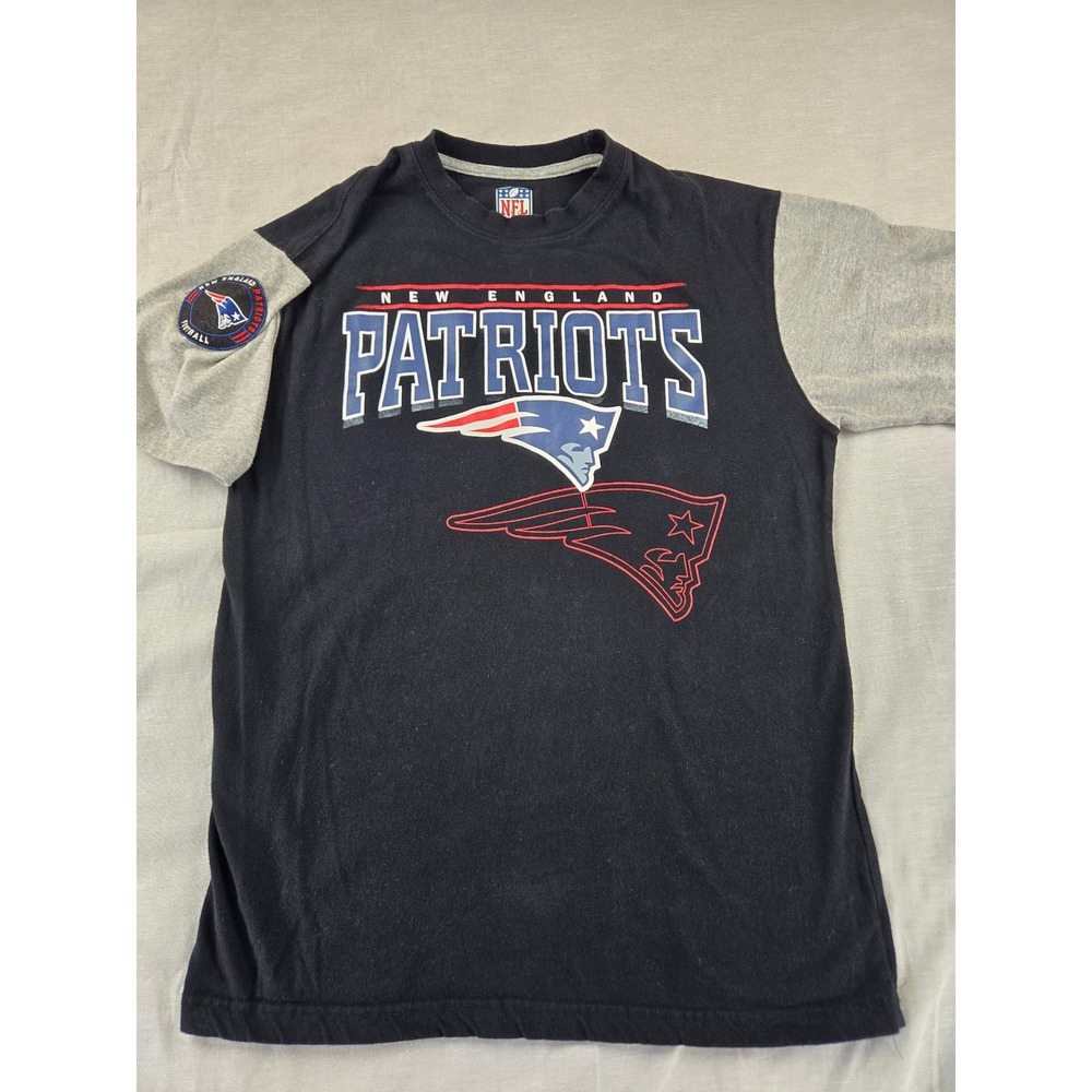 NFL New England Patriots Mens Large T-Shirt‎ Black Gray Colorblock Flying Elvis